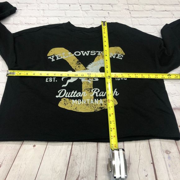 Yellowstone Women Dutton Ranch Sweatshirt Size XL Extra Large Black M100 -22 - Picture 2 of 9